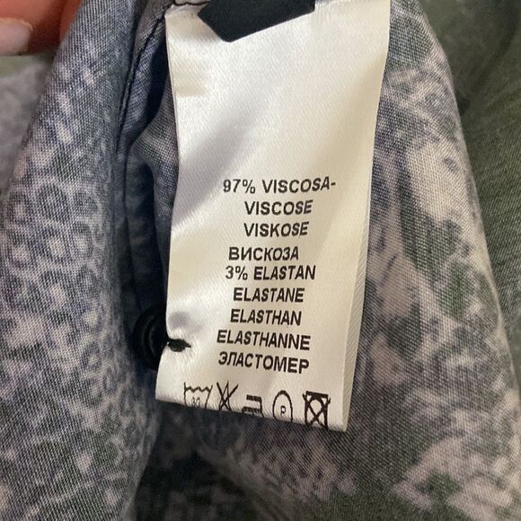 NWT The Andamane Beverly Gorgeous Satin Wrap Midi Dress in Snake Viola size XS - Picture 12 of 12